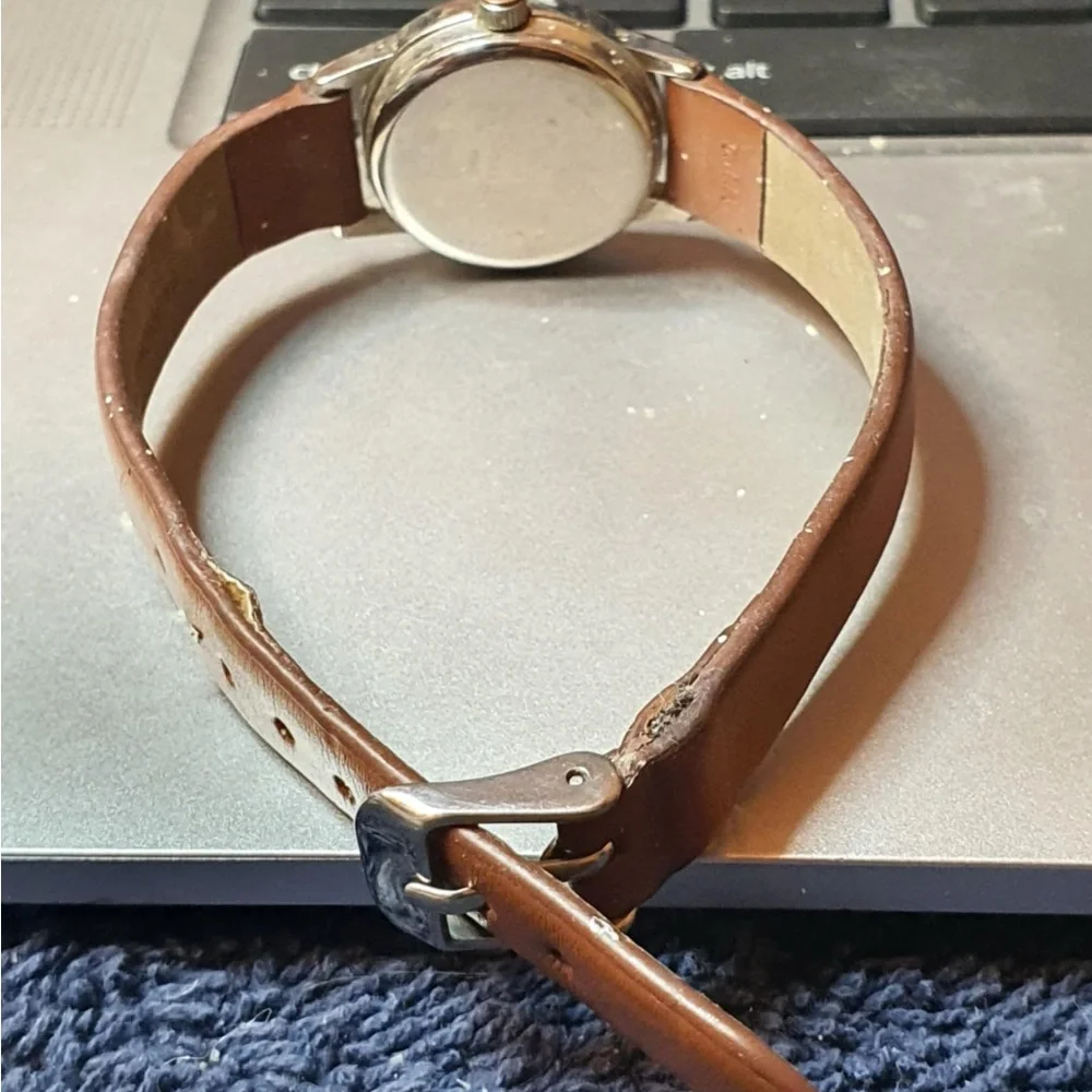 🦋10/$20🦋 FMDOP519 Silver/White Leather Women's Watch